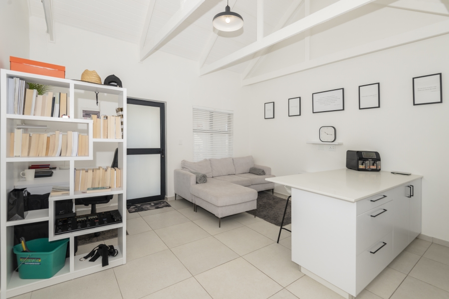 1 Bedroom Property for Sale in Laguna Western Cape